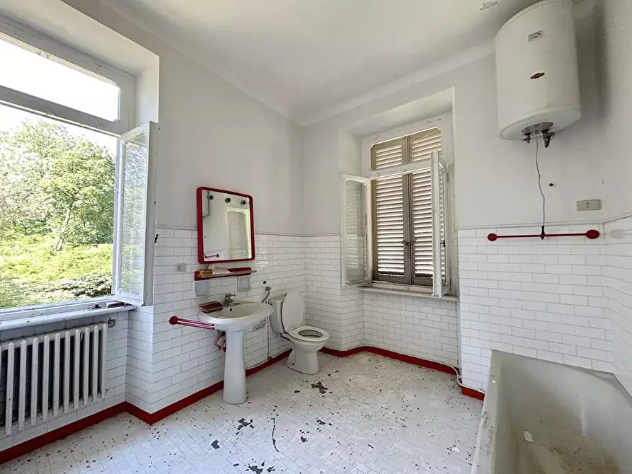 Immagine 19 di Palazzo in vendita  in Frazione Donno 8 a Strona