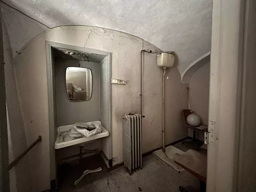 Immagine 80 di Palazzo in vendita  in Frazione Donno 8 a Strona