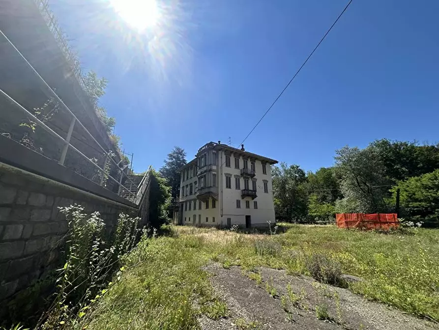 Immagine 85 di Palazzo in vendita  in Frazione Donno 8 a Strona