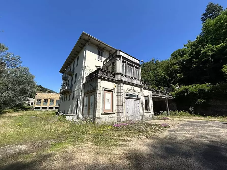 Immagine 92 di Palazzo in vendita  in Frazione Donno 8 a Strona