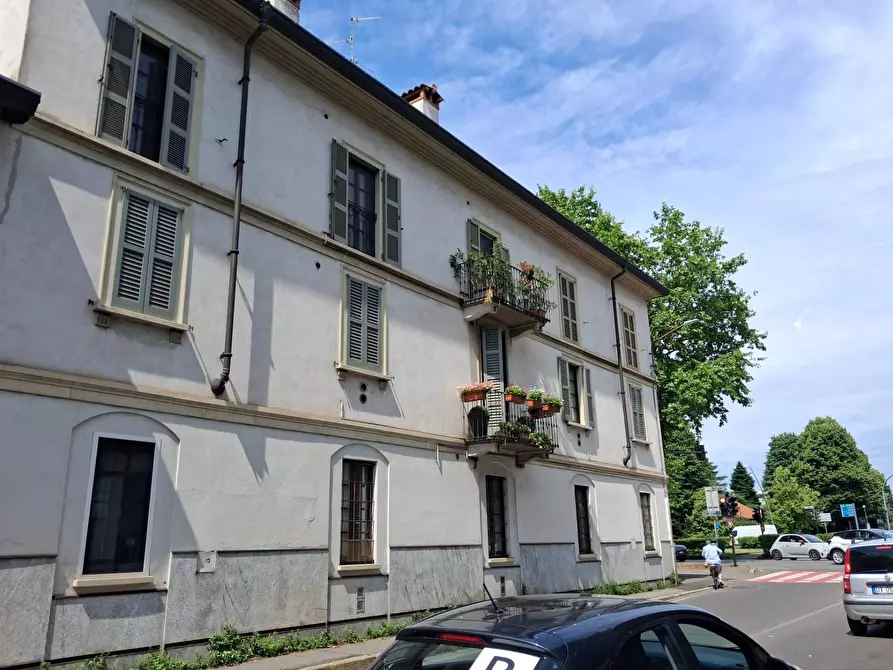 Immagine 15 di Appartamento in vendita  in Viale Cesare Battisti a Monza