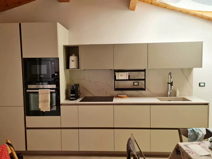 Immagine 4 di Appartamento in vendita  in Via Costa Lambro 7 a Carate Brianza