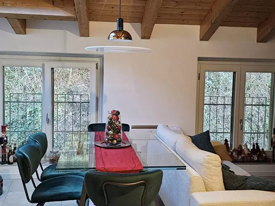 Immagine 7 di Appartamento in vendita  in Via Costa Lambro 7 a Carate Brianza