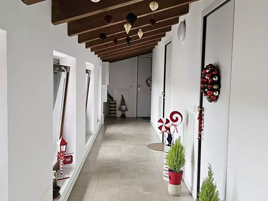 Immagine 10 di Appartamento in vendita  in Via Costa Lambro 7 a Carate Brianza