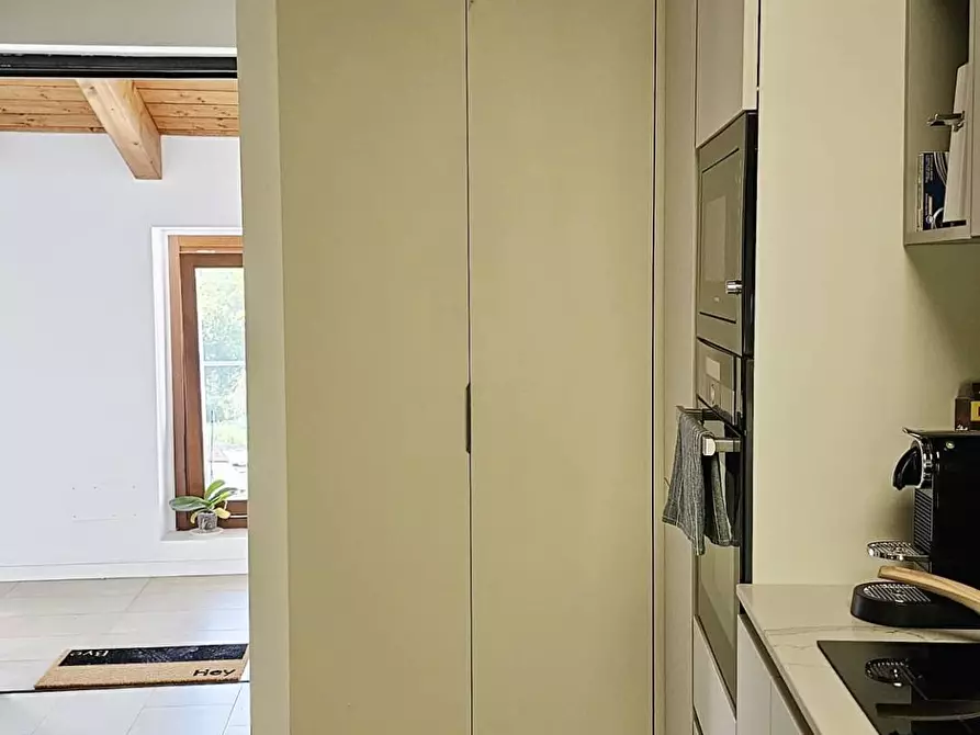 Immagine 12 di Appartamento in vendita  in Via Costa Lambro 7 a Carate Brianza