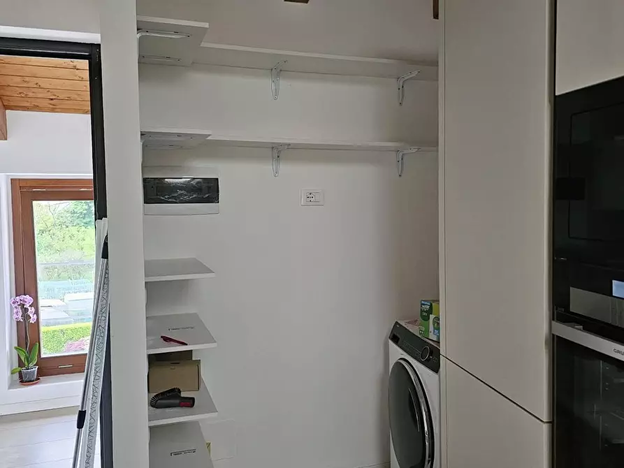 Immagine 16 di Appartamento in vendita  in Via Costa Lambro 7 a Carate Brianza