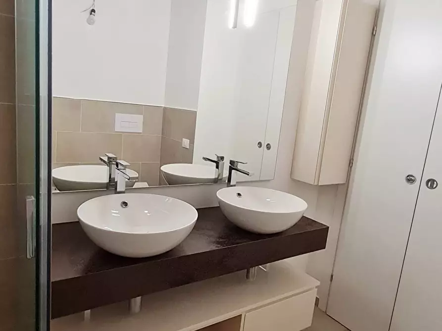 Immagine 17 di Appartamento in vendita  in Via Costa Lambro 7 a Carate Brianza