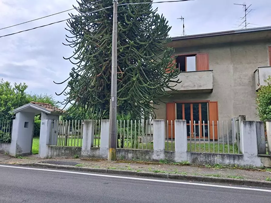 Immagine 3 di Casa semindipendente in vendita  in Via Pordenone 21 a Seveso