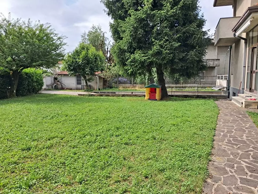 Immagine 4 di Casa semindipendente in vendita  in Via Pordenone 21 a Seveso