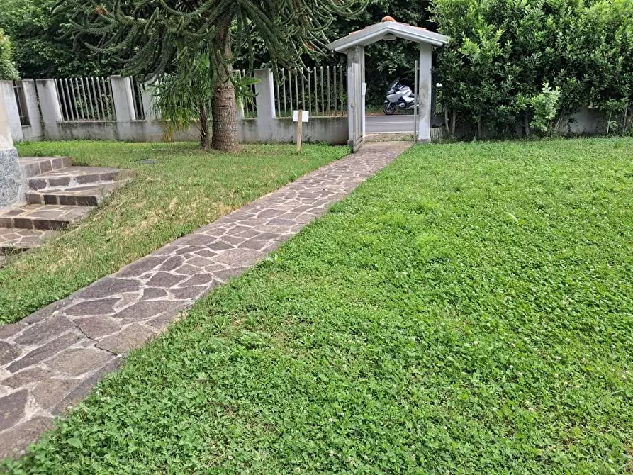Immagine 13 di Casa semindipendente in vendita  in Via Pordenone 21 a Seveso