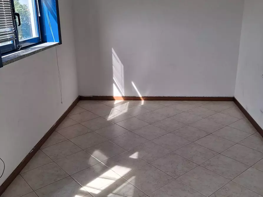 Immagine 2 di Ufficio in affitto  in del Guado a Desio