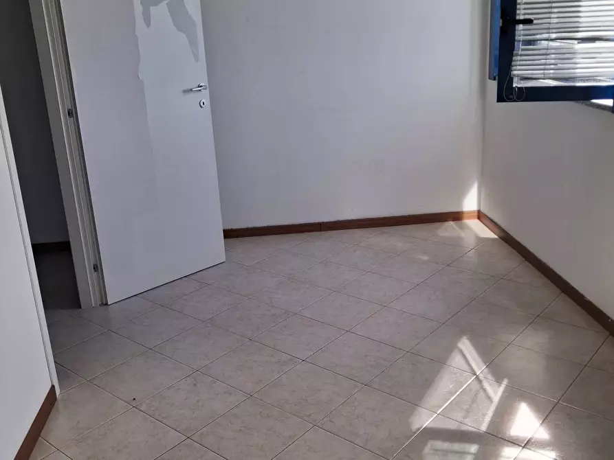 Immagine 4 di Ufficio in affitto  in del Guado a Desio