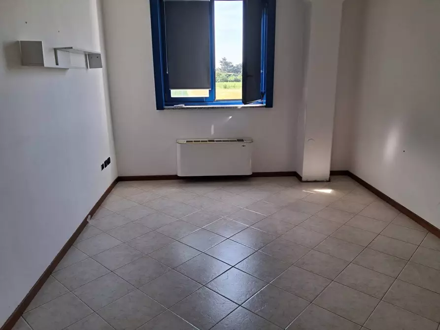 Immagine 5 di Ufficio in affitto  in del Guado a Desio