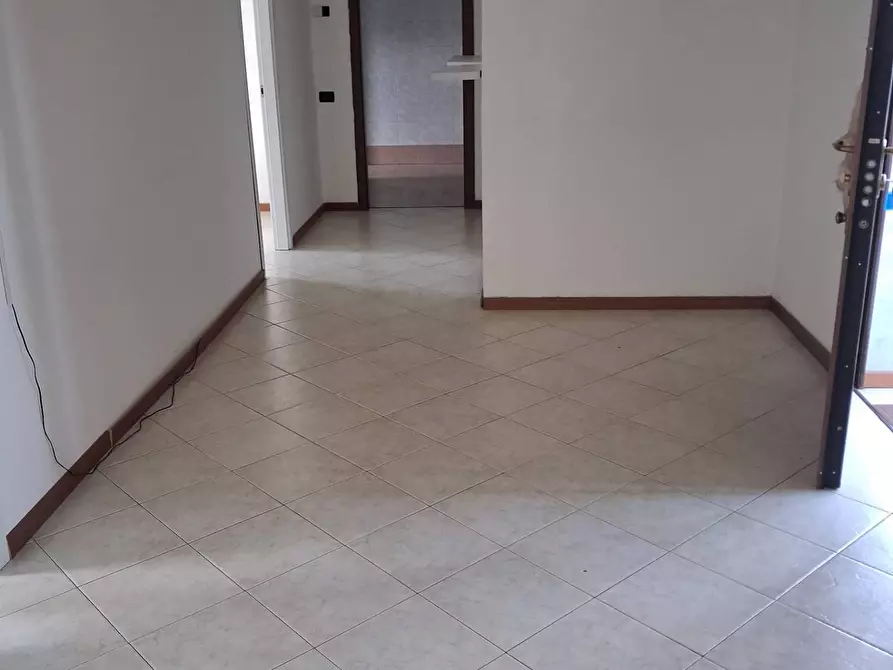 Immagine 8 di Ufficio in affitto  in del Guado a Desio