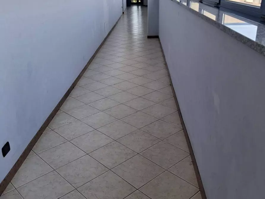 Immagine 9 di Ufficio in affitto  in del Guado a Desio