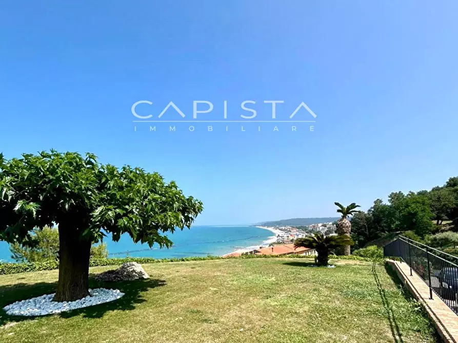 Immagine 18 di Villa in vendita  a Fossacesia