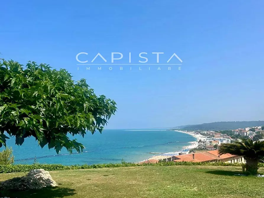 Immagine 3 di Villa in vendita  a Fossacesia