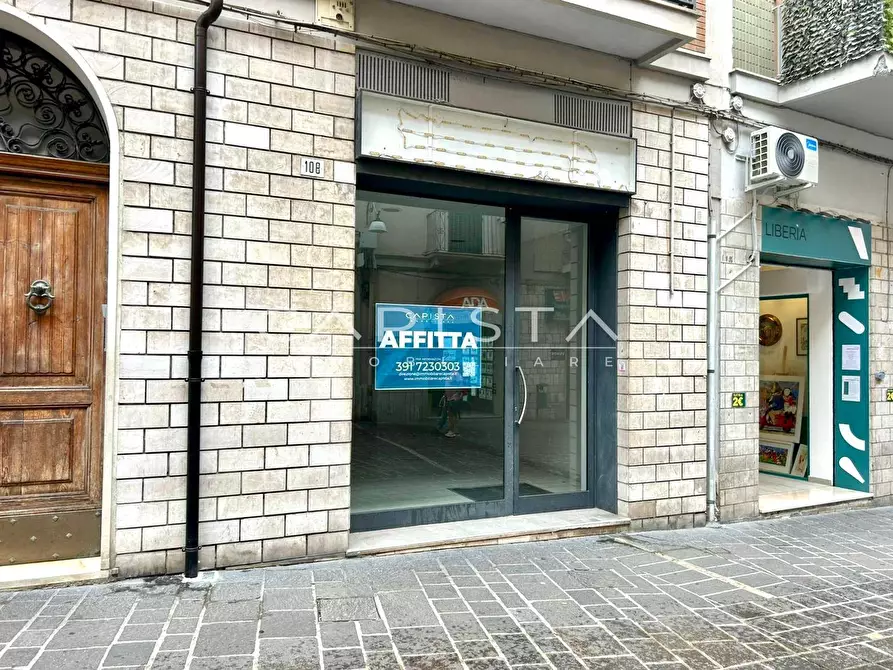 Immagine 4 di Locale commerciale in affitto  in Corso Vittorio Emanuele II a Ortona
