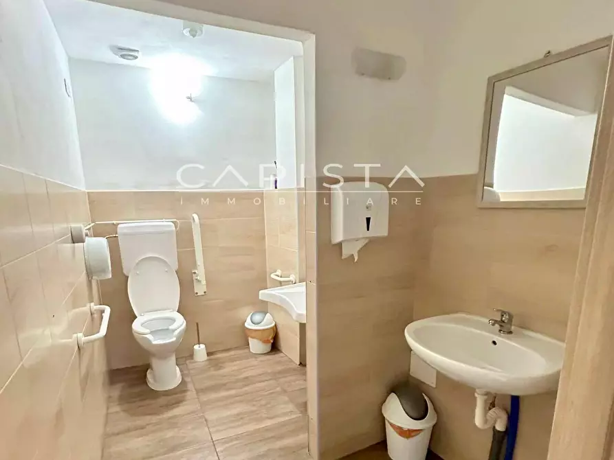 Immagine 2 di Attività commerciale in vendita  in Via Cavour a Ortona