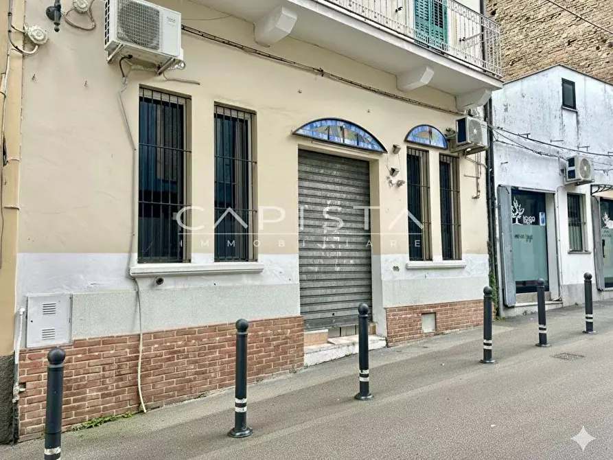 Immagine 5 di Attività commerciale in vendita  in Via Cavour a Ortona