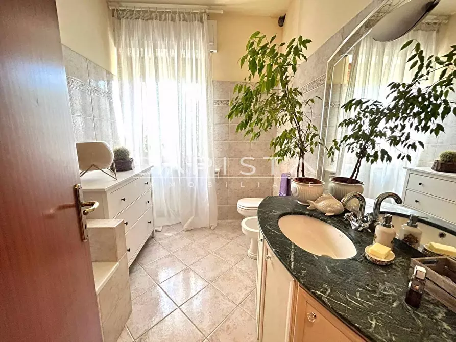 Immagine 8 di Villa in vendita  in Contrada ALBORETO a Ortona