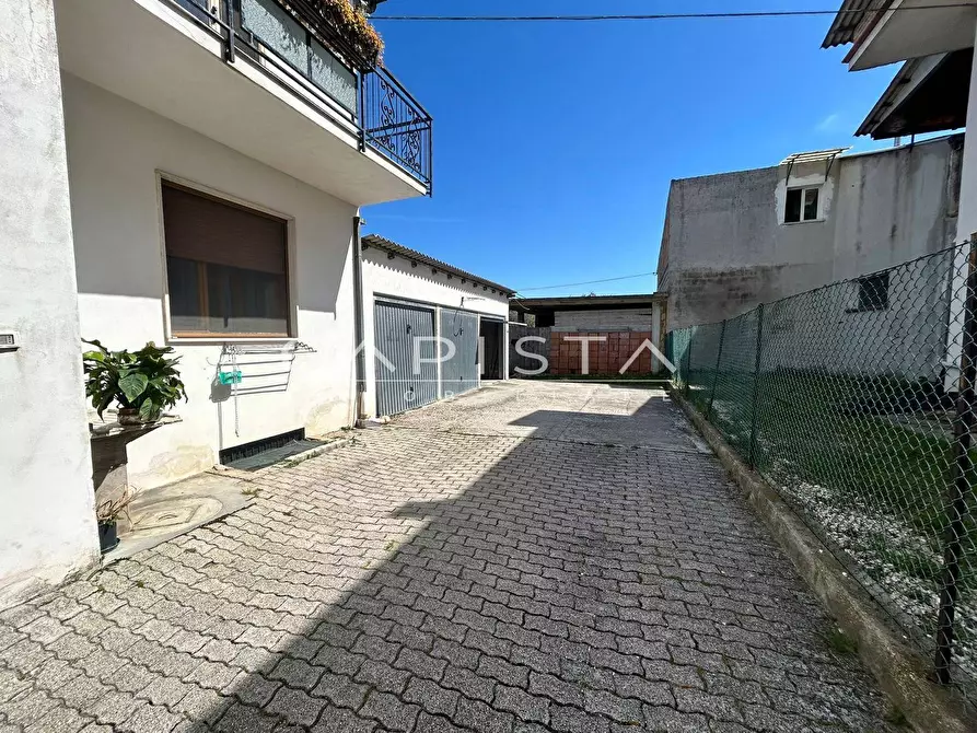 Immagine 32 di Villa in vendita  in Contrada ALBORETO a Ortona