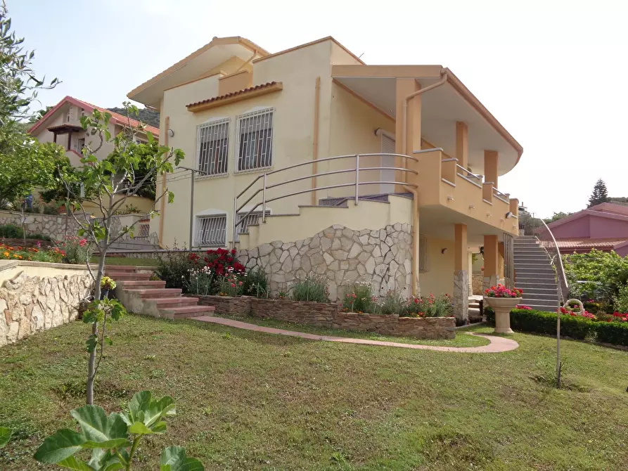 Immagine 1 di Villa in vendita  in Costa Medau Becciu 5 a Carbonia