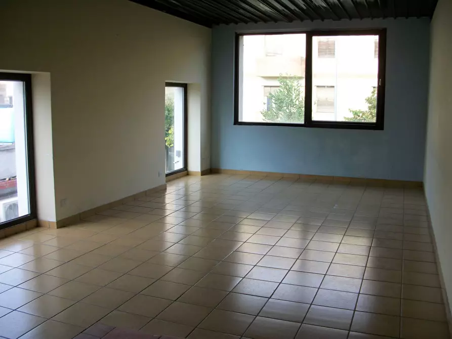 Immagine 6 di Locale commerciale in vendita  in Nuoro a Carbonia