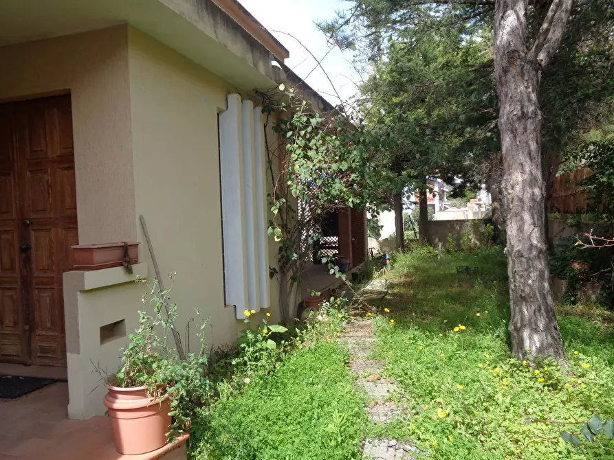 Immagine 3 di Villa in vendita  in Monte Tasua 12 a Carbonia