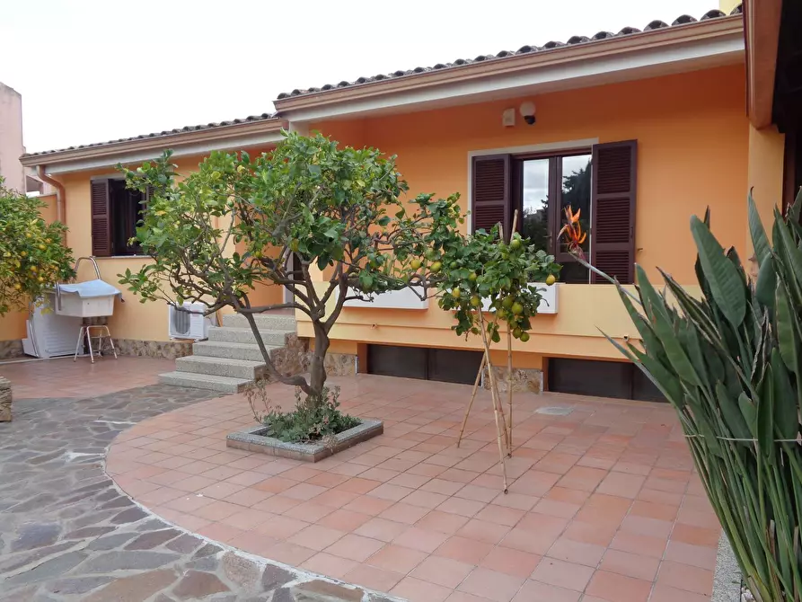 Immagine 6 di Villa in vendita  in Tramontana 7 a Carbonia