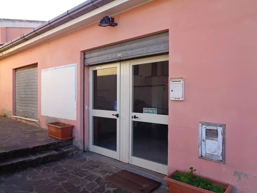 Immagine 1 di Locale commerciale in vendita  in Pietro Nenni a Gonnesa