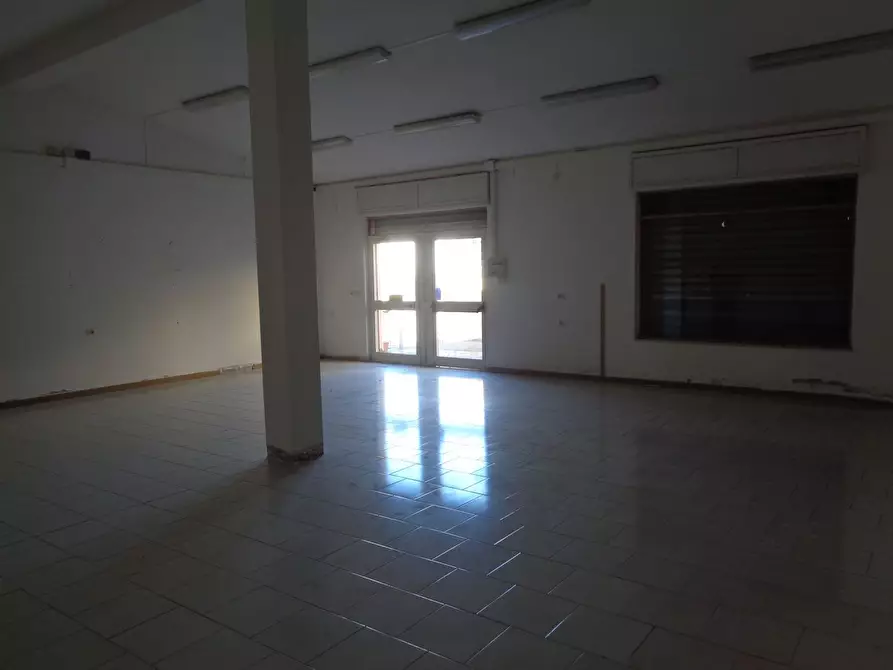 Immagine 2 di Locale commerciale in vendita  in Pietro Nenni a Gonnesa