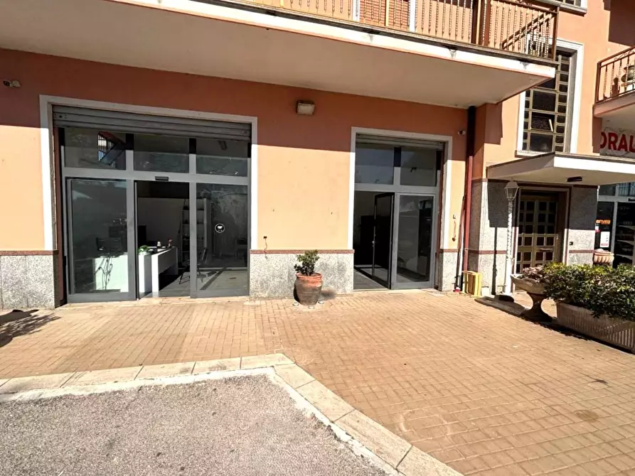 Immagine 1 di Attività commerciale in affitto  in via dei cinque archi 14 a Aprilia