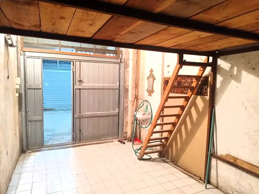 Immagine 3 di Box auto in vendita  in Piazza Don luigi Sturzo 24 a Aprilia