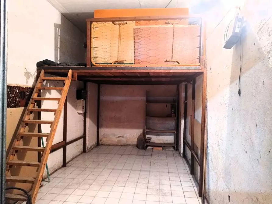 Immagine 2 di Box auto in vendita  in Piazza Don luigi Sturzo 24 a Aprilia