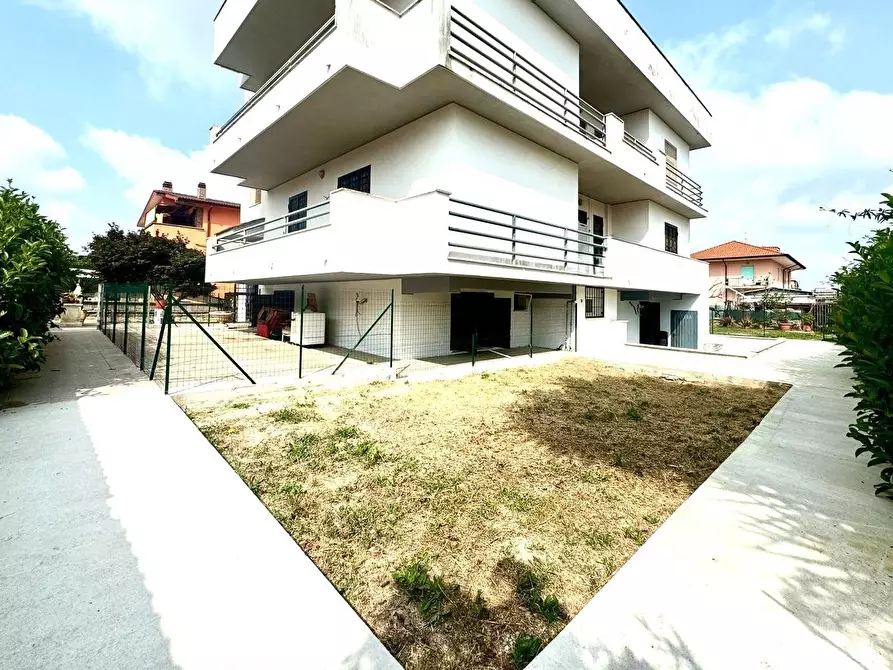 Immagine 2 di Appartamento in vendita  in via palermo 7 a Aprilia