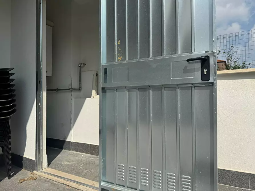 Immagine 28 di Appartamento in vendita  in via palermo 7 a Aprilia