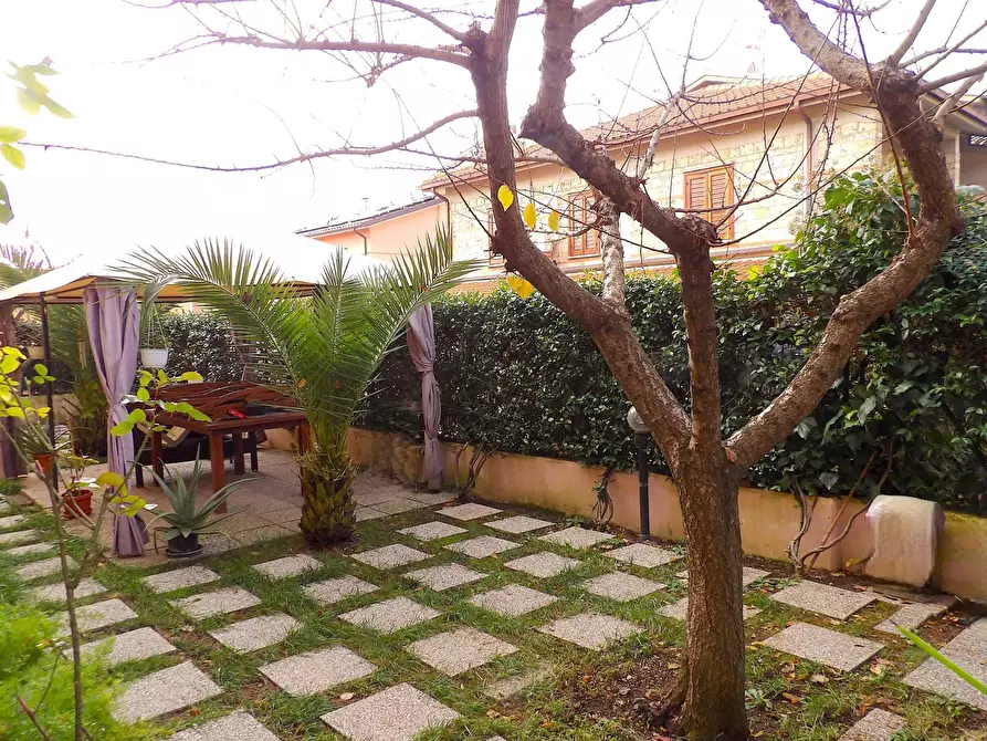 Immagine 1 di Villetta a schiera in vendita  a Terni