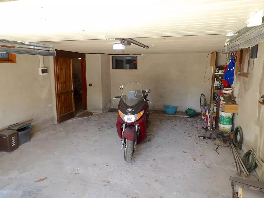 Immagine 8 di Casa semindipendente in vendita  in Strada di Scentelle 6 a Terni