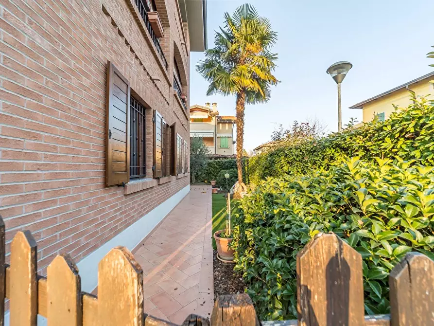 Immagine 6 di Villa in vendita  in via girondola a Cavriago