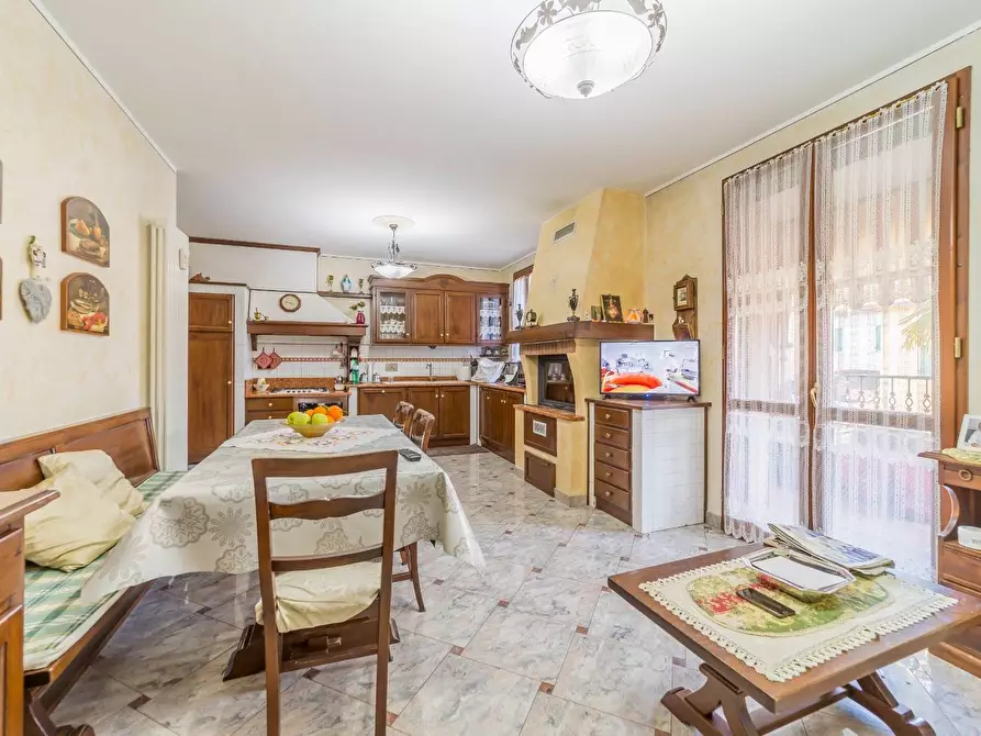 Immagine 9 di Villa in vendita  in via girondola a Cavriago