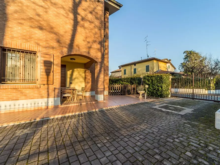 Immagine 11 di Villa in vendita  in via girondola a Cavriago