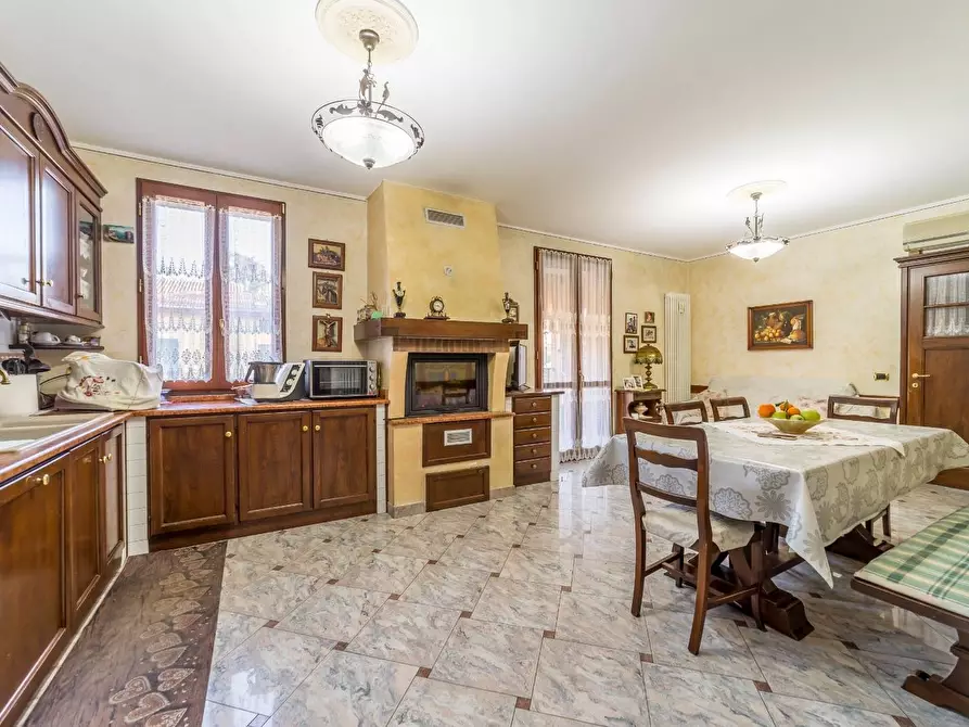 Immagine 14 di Villa in vendita  in via girondola a Cavriago