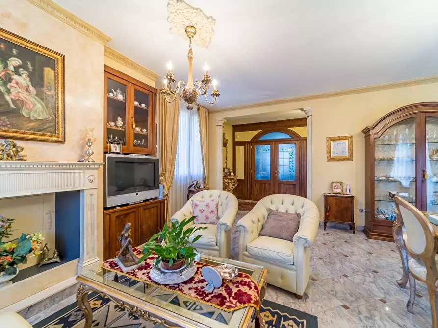 Immagine 27 di Villa in vendita  in via girondola a Cavriago