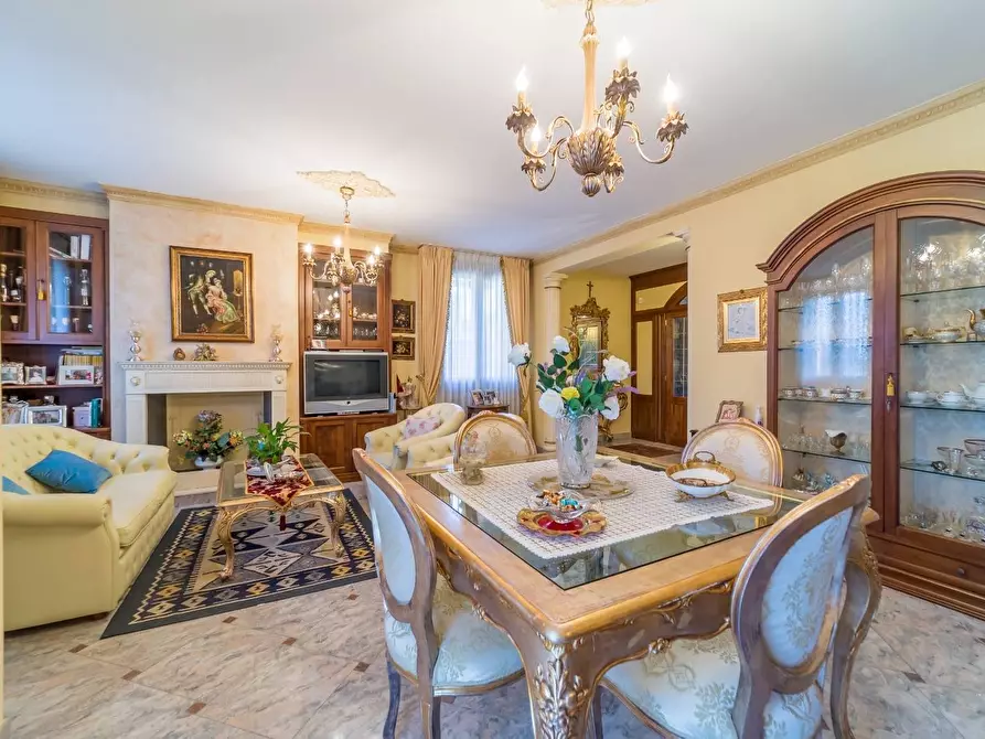 Immagine 30 di Villa in vendita  in via girondola a Cavriago