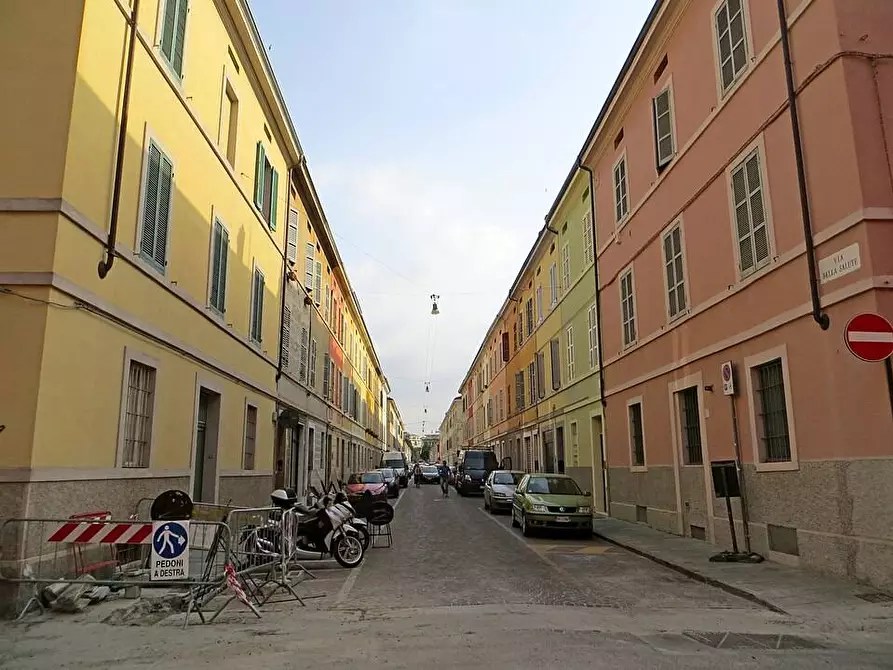 Immagine 1 di Appartamento in vendita  in Via Della Salute a Parma