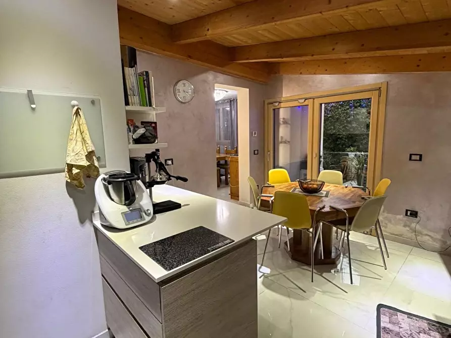 Immagine 1 di Casa indipendente in vendita  in via benedetta a Parma