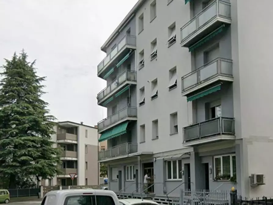 Immagine 2 di Appartamento in affitto  in Via Alessandro Manzoni a Parma