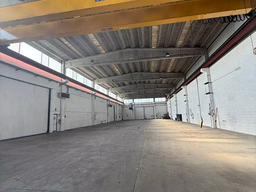 Immagine 2 di Capannone industriale in affitto  in via isamu amada a Agazzano
