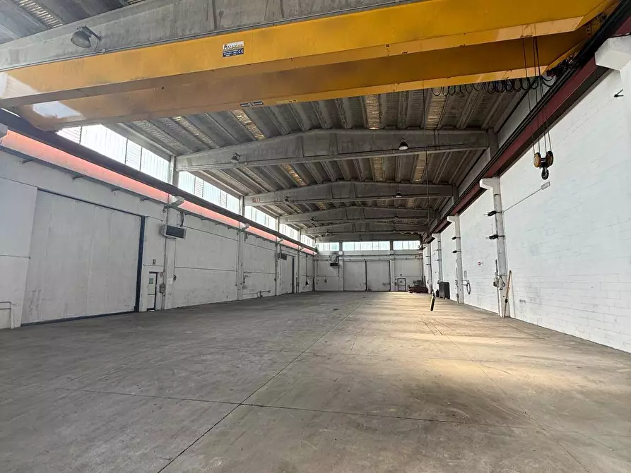 Immagine 3 di Capannone industriale in affitto  in via isamu amada a Agazzano